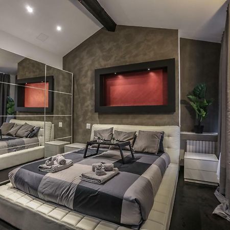 Stylish Apartment Near Duomo Milaan Buitenkant foto