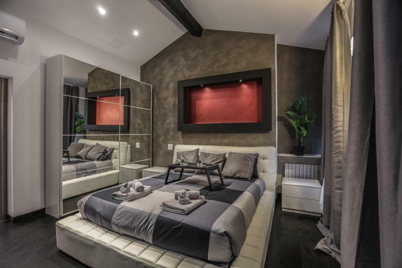 Stylish Apartment Near Duomo Milaan Buitenkant foto