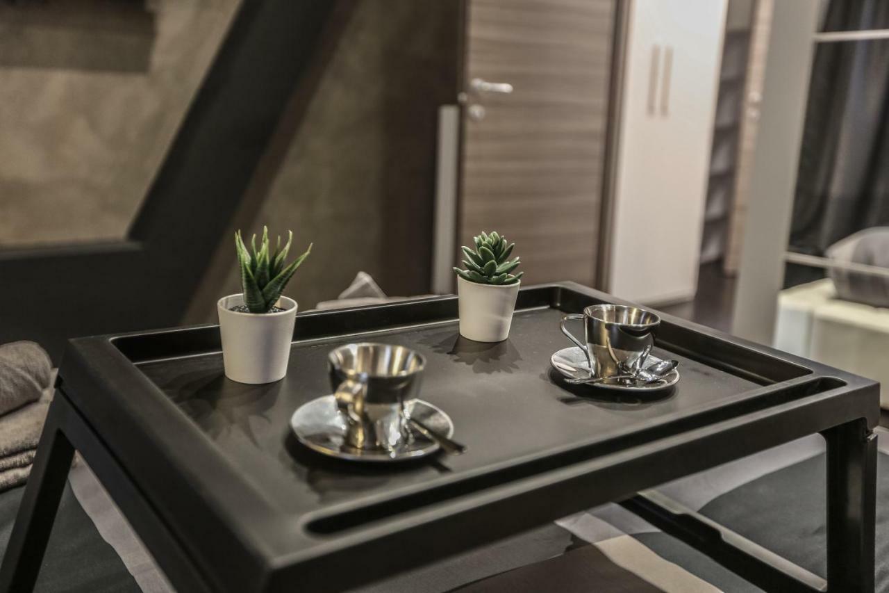 Stylish Apartment Near Duomo Milaan Buitenkant foto