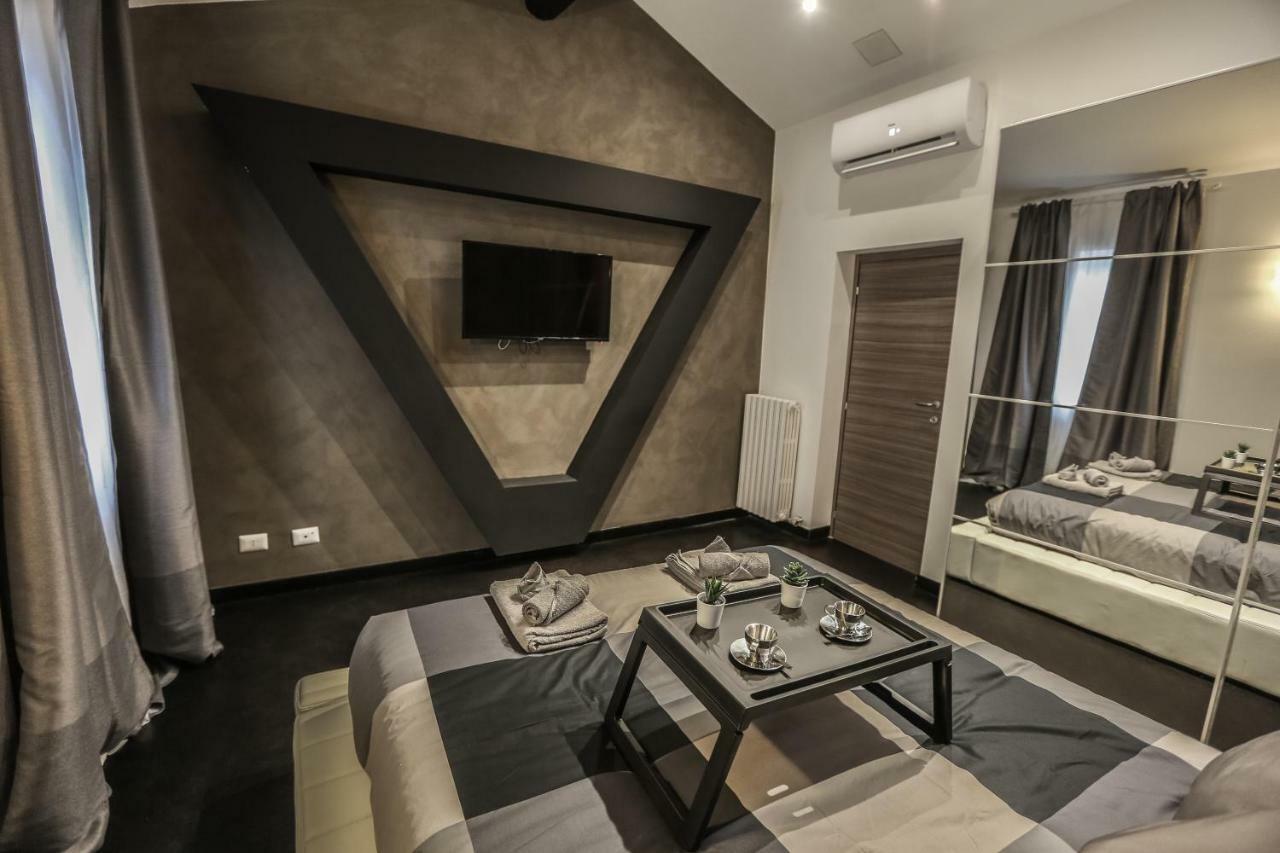 Stylish Apartment Near Duomo Milaan Buitenkant foto