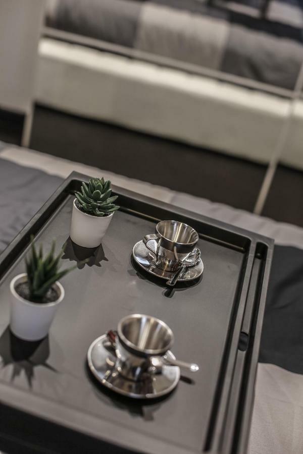 Stylish Apartment Near Duomo Milaan Buitenkant foto