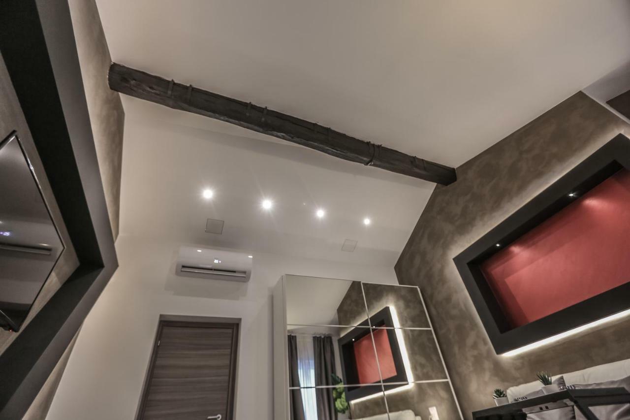 Stylish Apartment Near Duomo Milaan Buitenkant foto