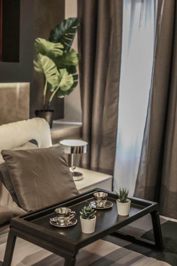 Stylish Apartment Near Duomo Milaan Buitenkant foto